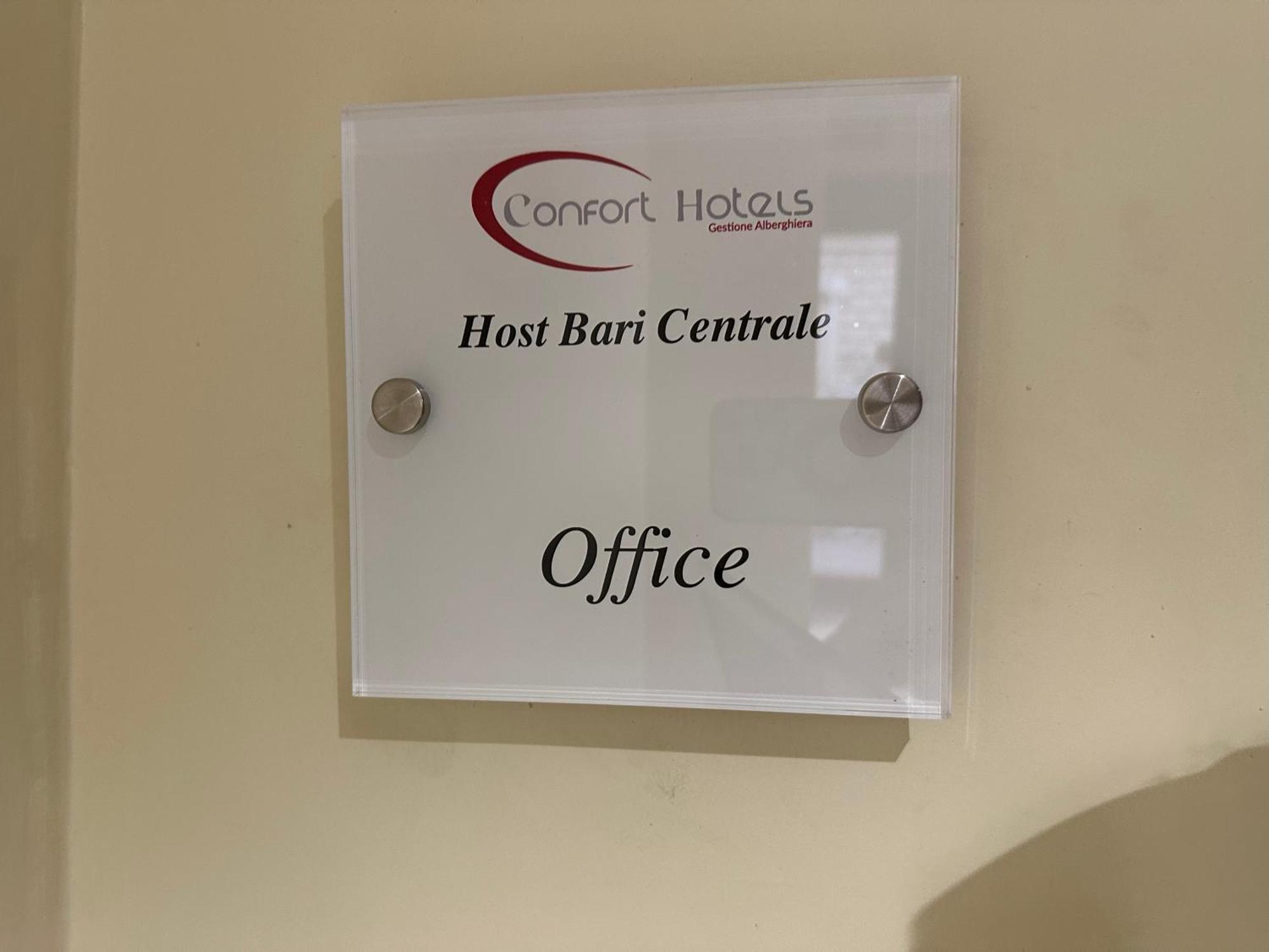 Host Bari Centrale CconfortHotels Exterior foto